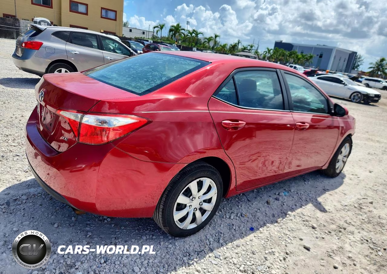 2015 Toyota Corolla Le VIN:2T1BURHE3FC477814 - 3