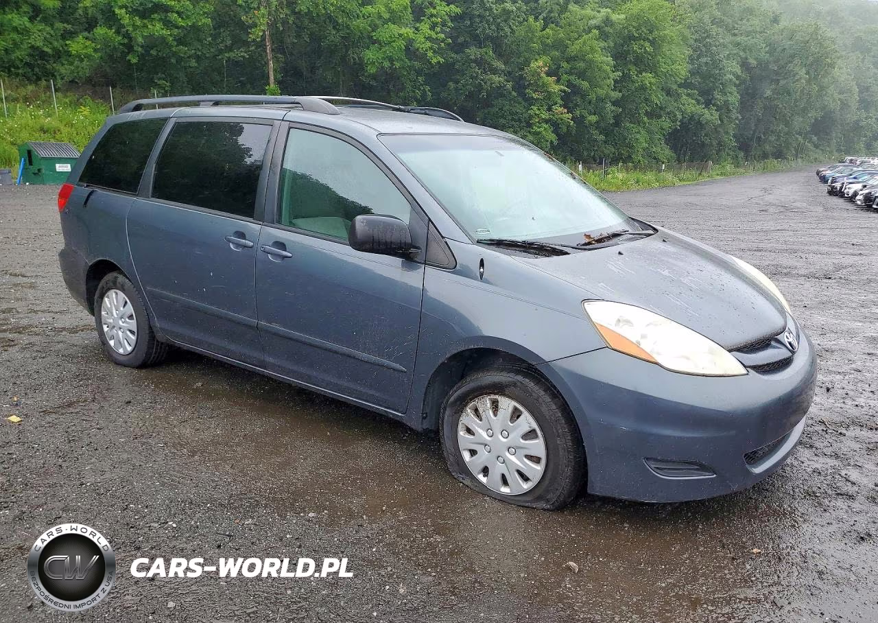 2009 Toyota Sienna VIN:5TDZK23C39S240592 - 4