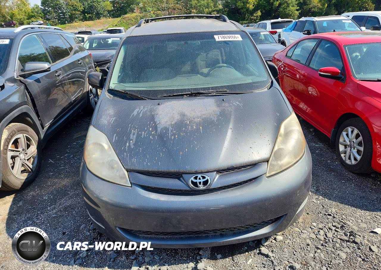 2009 Toyota Sienna VIN:5TDZK23C39S240592 - 5