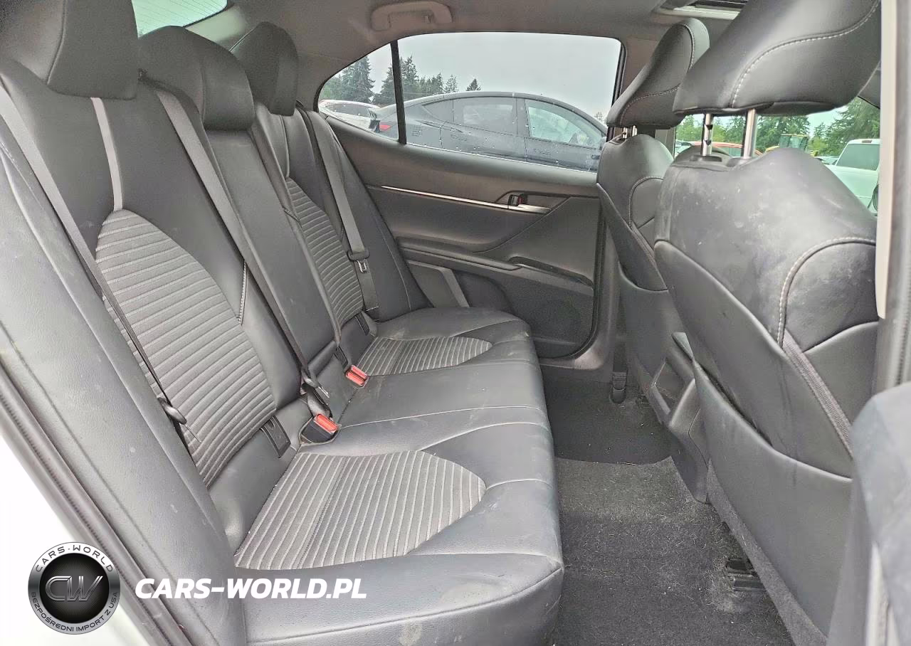 2018 Toyota Camry Se VIN:4T1B11HK5JU145039 - 10