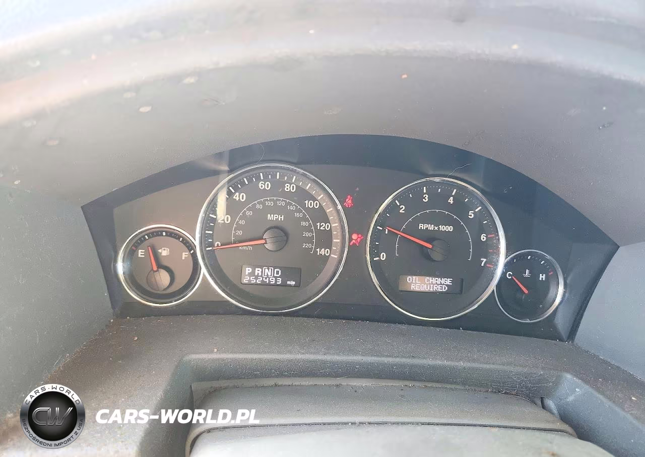 2008 Jeep Commander Sport VIN:1J8HH48K08C117993 - 9