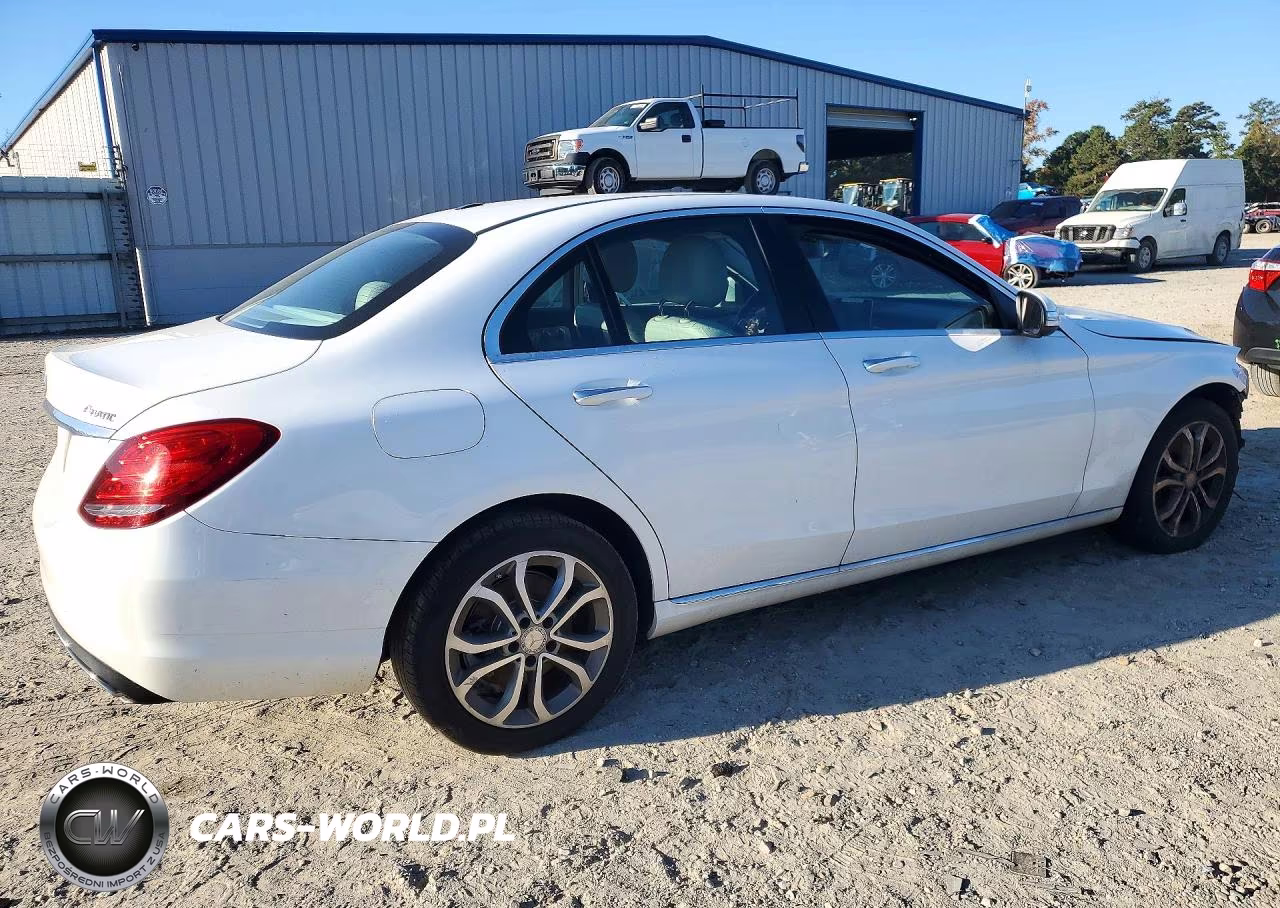 2015 Mercedes-Benz C 300 4Matic VIN:55SWF4KB6FU014153 - 3