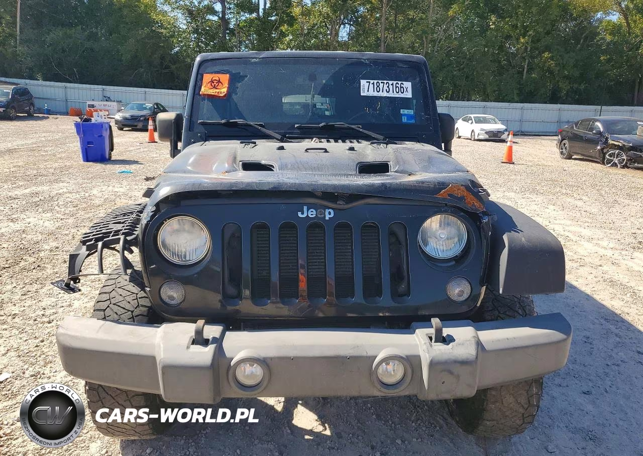 2014 Jeep Wrangler Unlimited Rubicon VIN:1C4HJWFG1EL220681 - 5