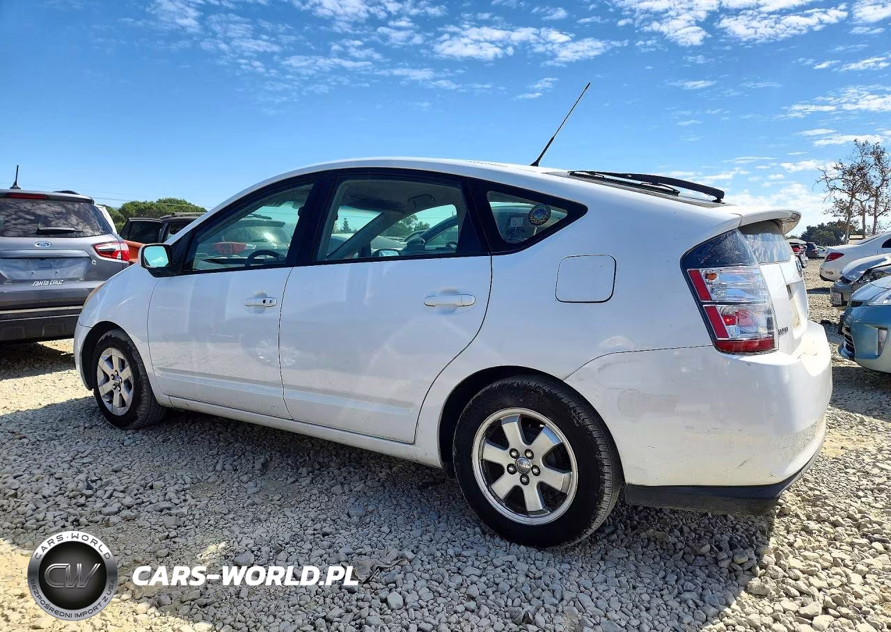 2004 Toyota Prius Base VIN:JTDKB20UX40061704 - 2