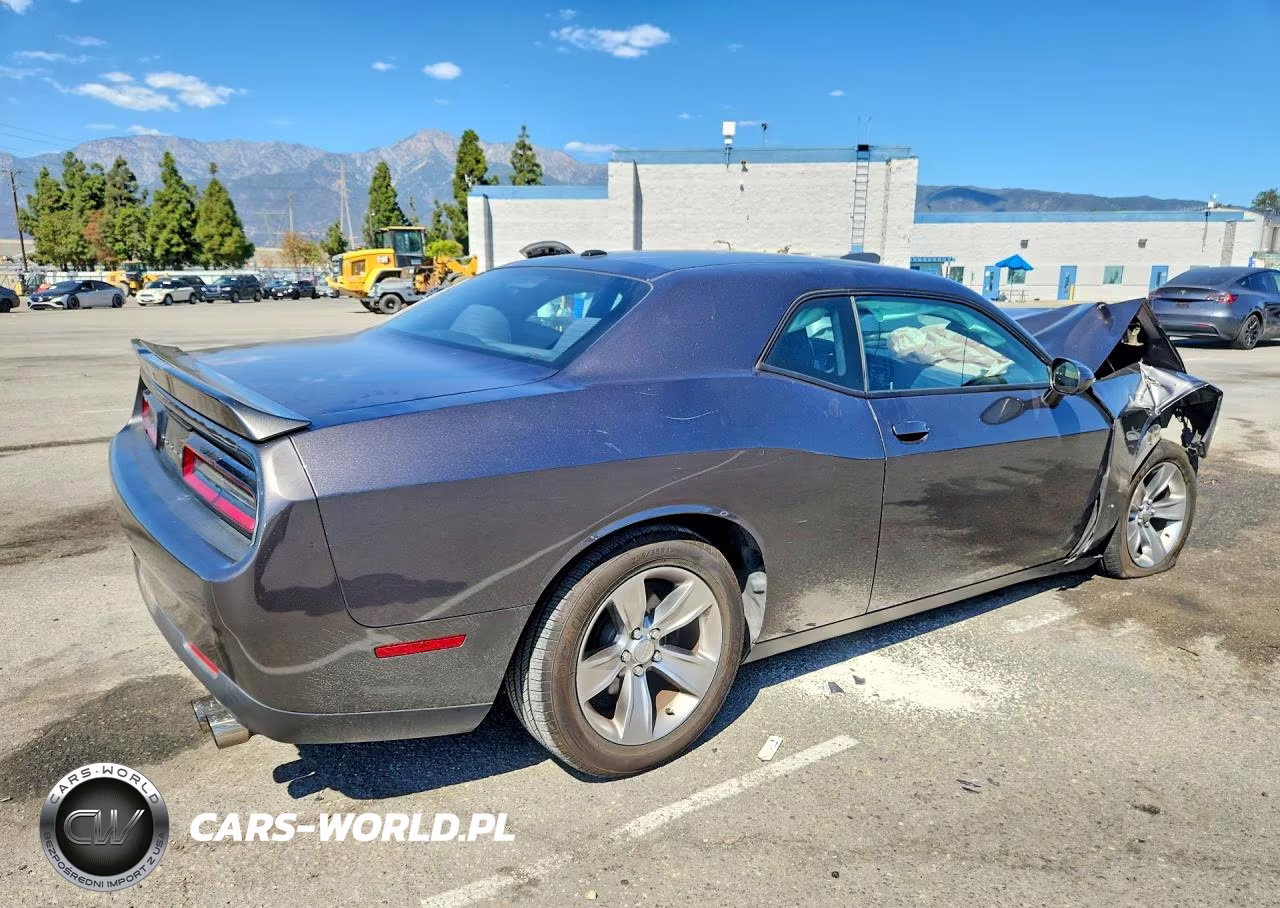 2020 Dodge Challenger Sxt VIN:2C3CDZAG3LH149038 - 3