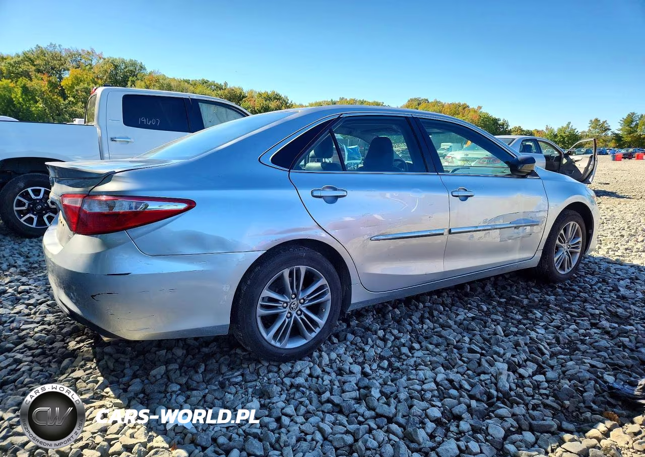 2017 Toyota Camry Se VIN:4T1BF1FK4HU317057 - 3
