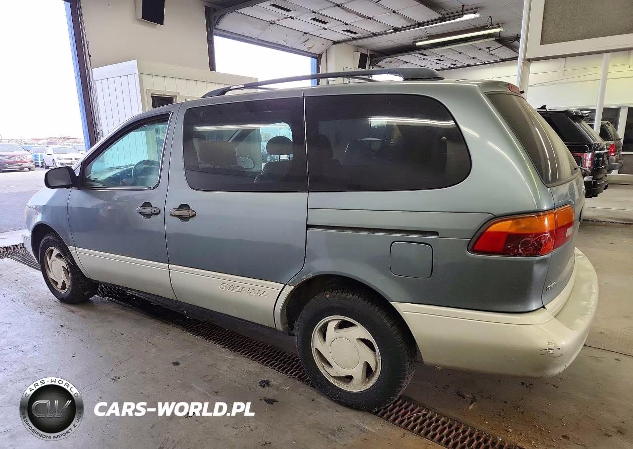 1999 Toyota Sienna VIN:4T3ZF13C9XU098937 - 2