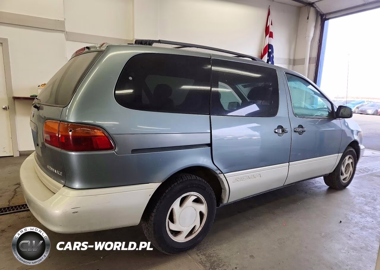 1999 Toyota Sienna VIN:4T3ZF13C9XU098937 - 3