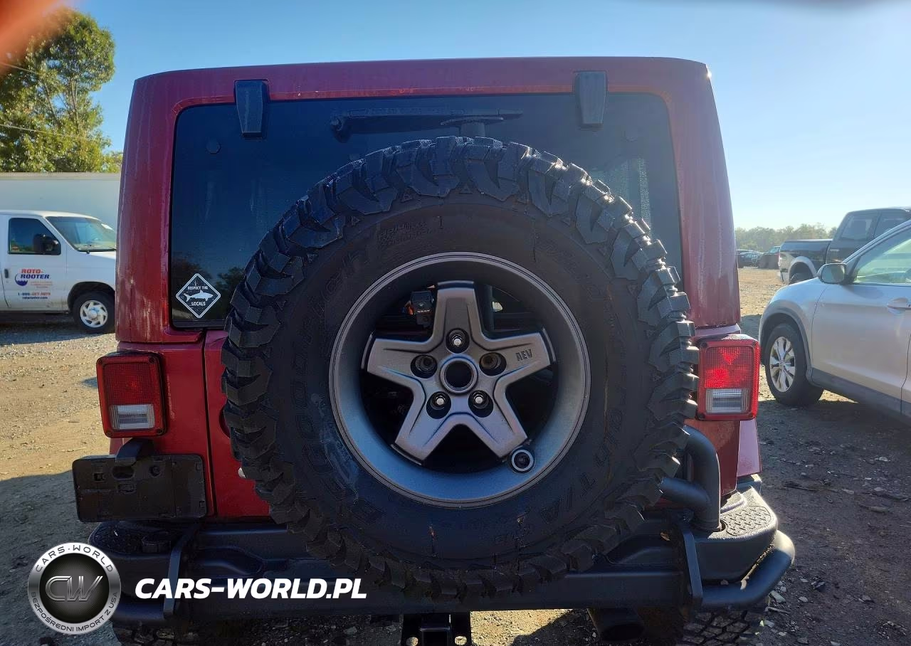 2013 Jeep Wrangler Unlimited Sahara VIN:1C4BJWEG2DL571458 - 6