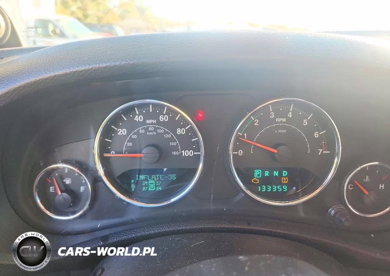 2013 Jeep Wrangler Unlimited Sahara VIN:1C4BJWEG2DL571458 - 9