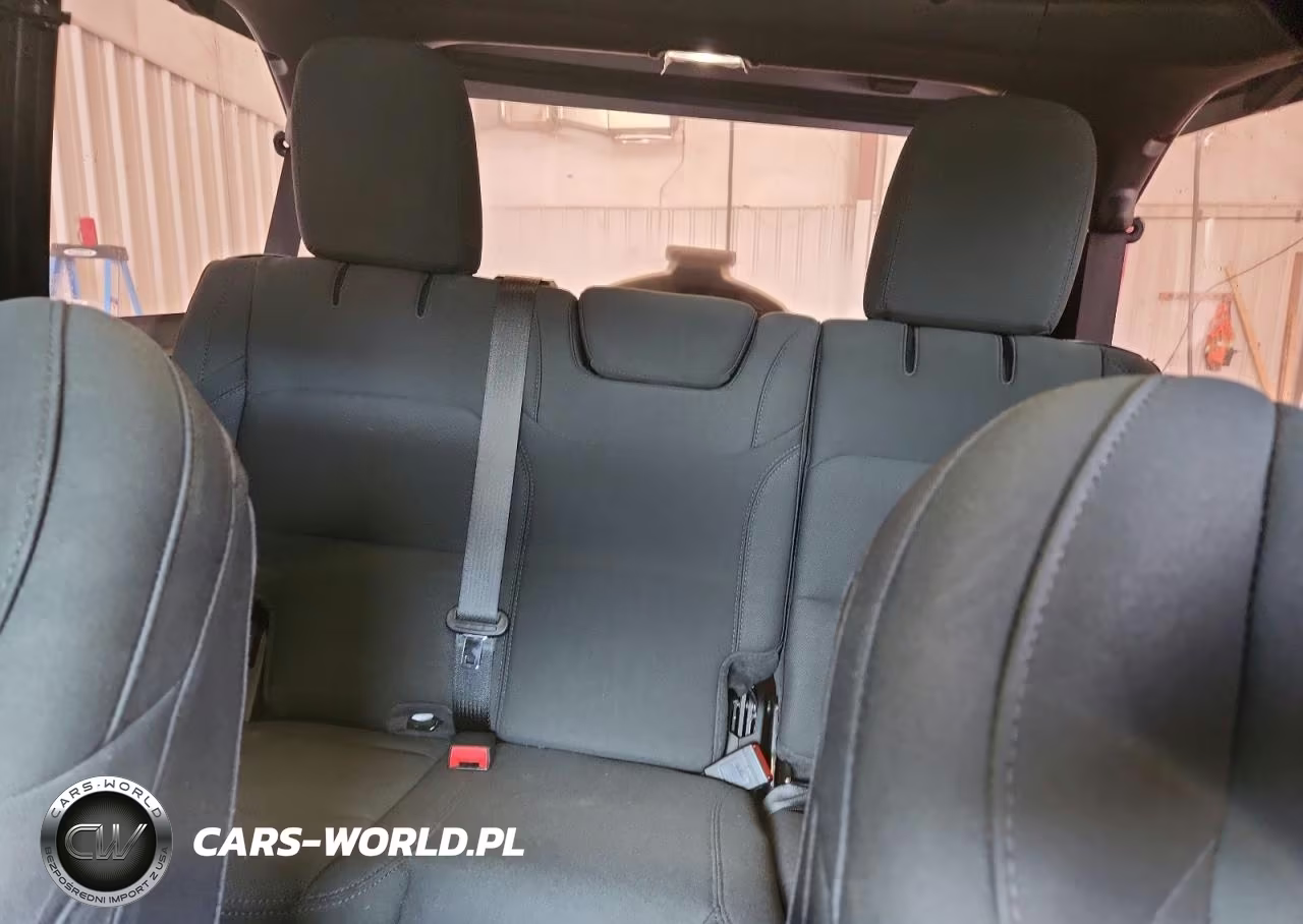 2021 Jeep Wrangler Unlimited Sport VIN:1C4HJXDG7MW557295 - 10