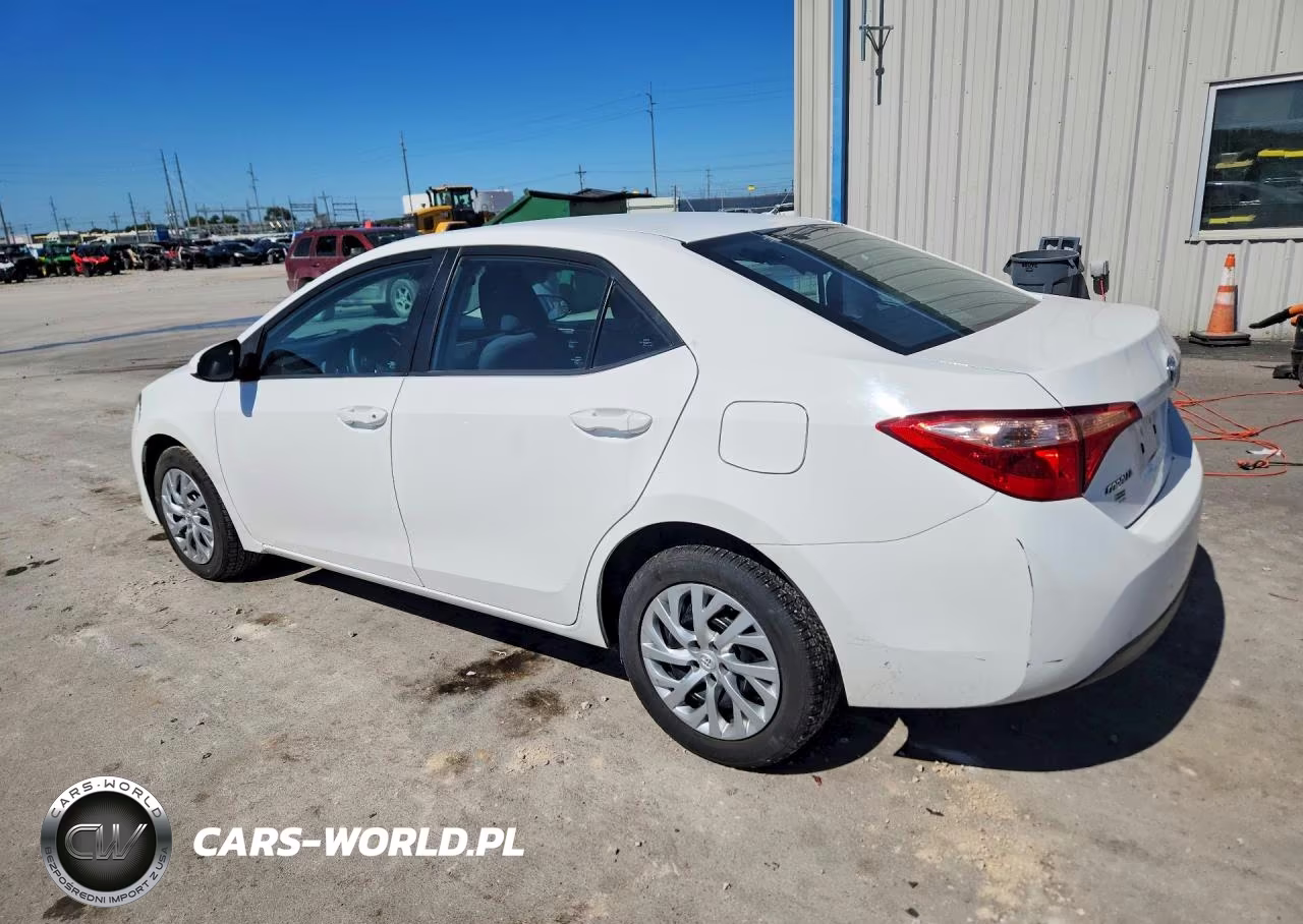 2018 Toyota Corolla Le VIN:5YFBURHE8JP756670 - 2