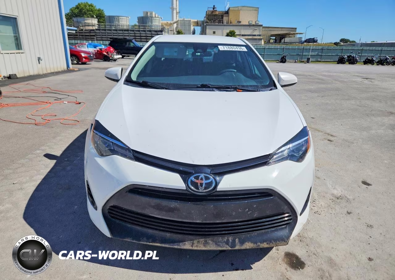 2018 Toyota Corolla Le VIN:5YFBURHE8JP756670 - 5