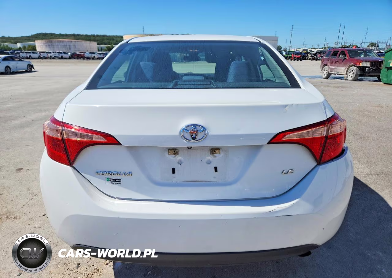 2018 Toyota Corolla Le VIN:5YFBURHE8JP756670 - 6
