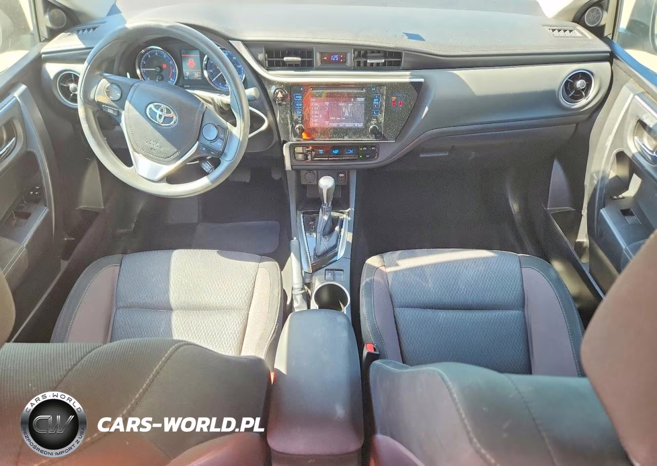 2018 Toyota Corolla Le VIN:5YFBURHE8JP756670 - 8