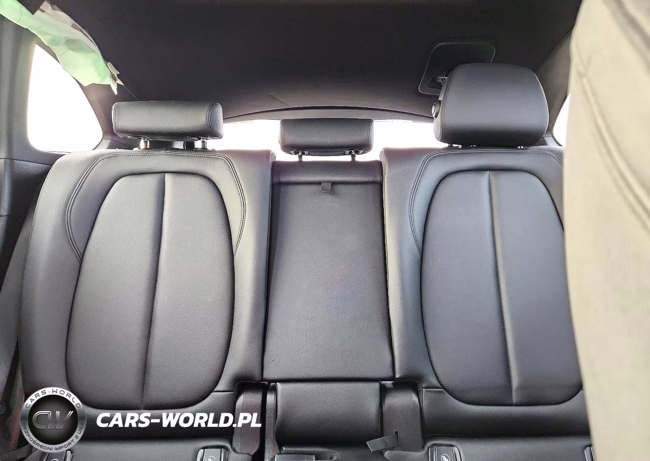 2018 BMW X1 xDrive28I VIN:WBXHT3C31J3H33004 - 10