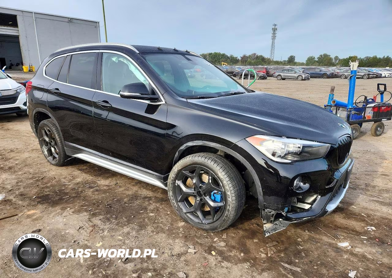 2018 BMW X1 xDrive28I VIN:WBXHT3C31J3H33004 - 4