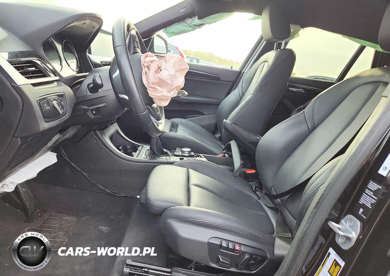 2018 BMW X1 xDrive28I VIN:WBXHT3C31J3H33004 - 7