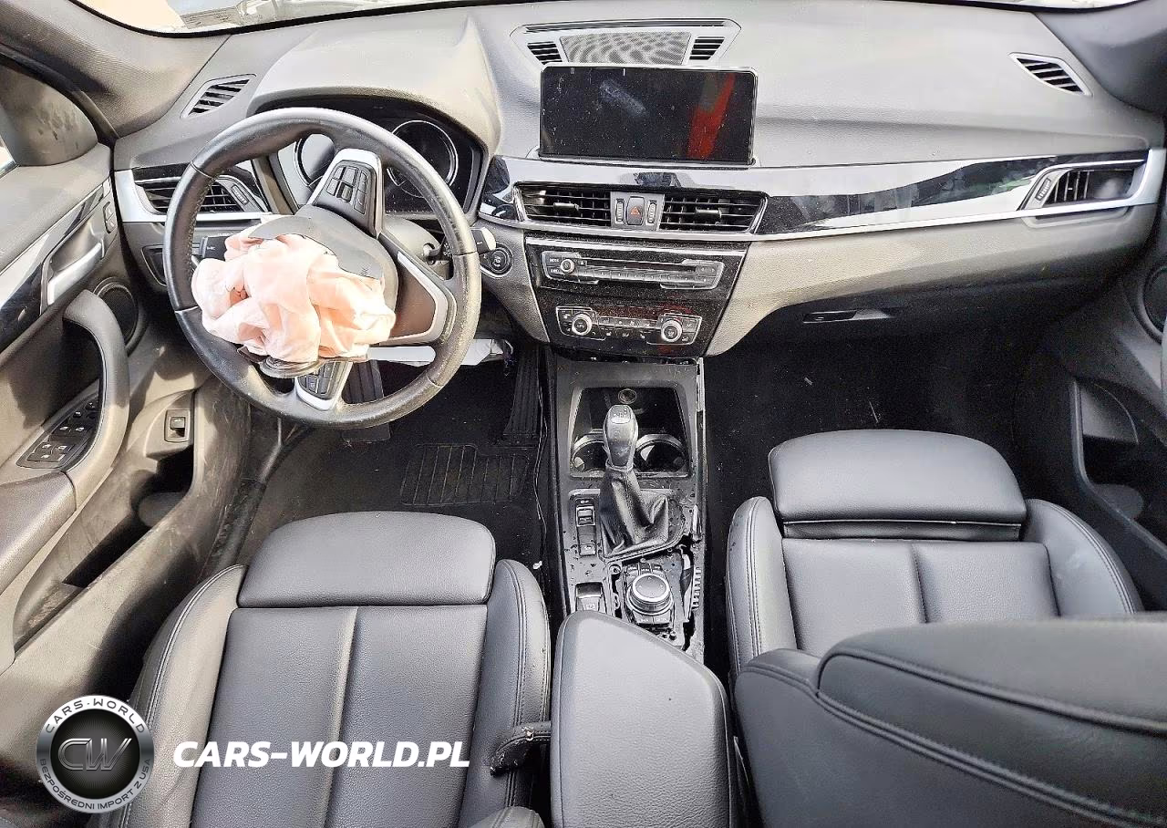 2018 BMW X1 xDrive28I VIN:WBXHT3C31J3H33004 - 8