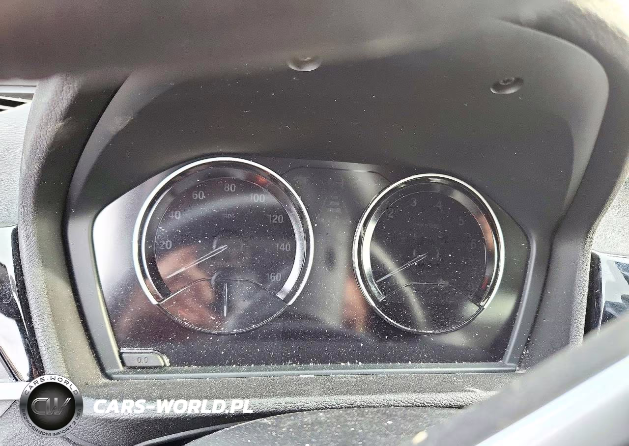 2018 BMW X1 xDrive28I VIN:WBXHT3C31J3H33004 - 9