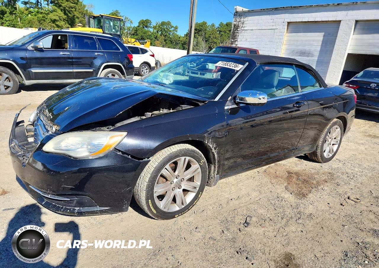 2011 Chrysler 200 Touring VIN:1C3BC2EG6BN600632 - 1