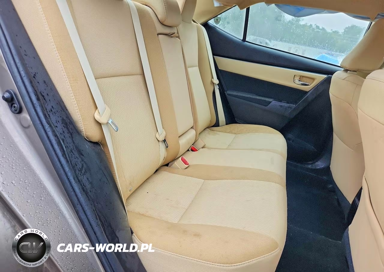 2018 Toyota Corolla Le VIN:5YFBURHE7JP737995 - 10
