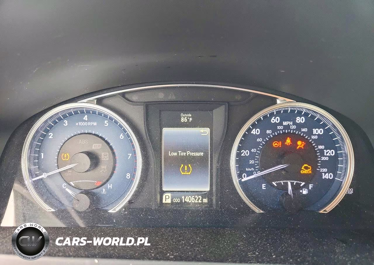 2017 Toyota Camry Le VIN:4T1BF1FK3HU414413 - 9