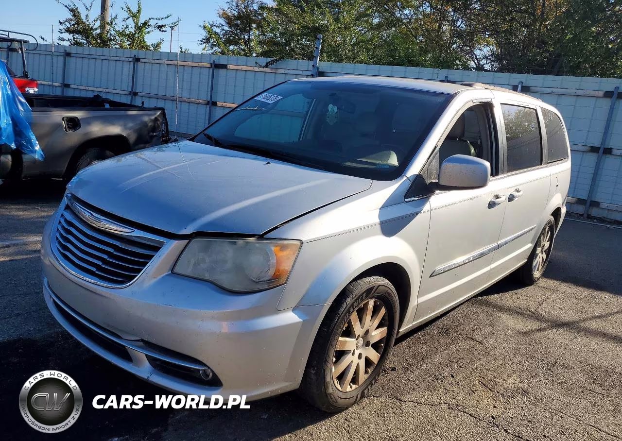 2012 Chrysler Town & Country Touring – zdjęcie 1 z 13