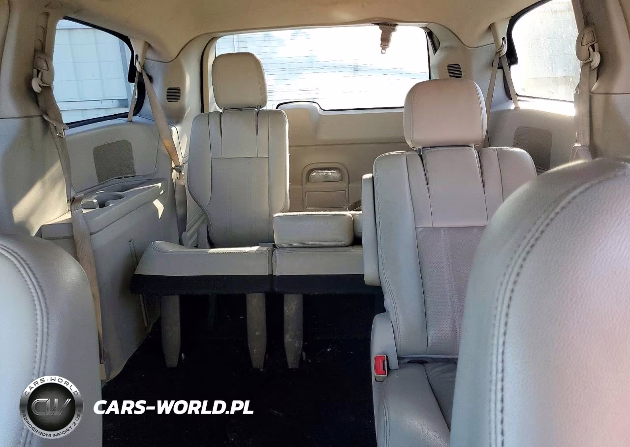 2012 Chrysler Town & Country Touring VIN:2C4RC1BG1CR387876 - 10