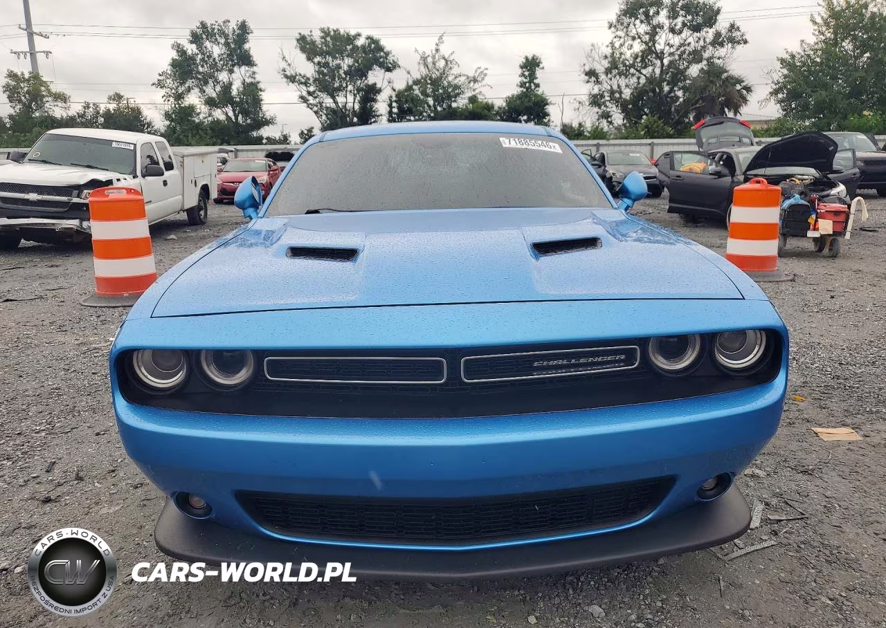 2018 Dodge Challenger Sxt VIN:2C3CDZAG3JH331335 - 5