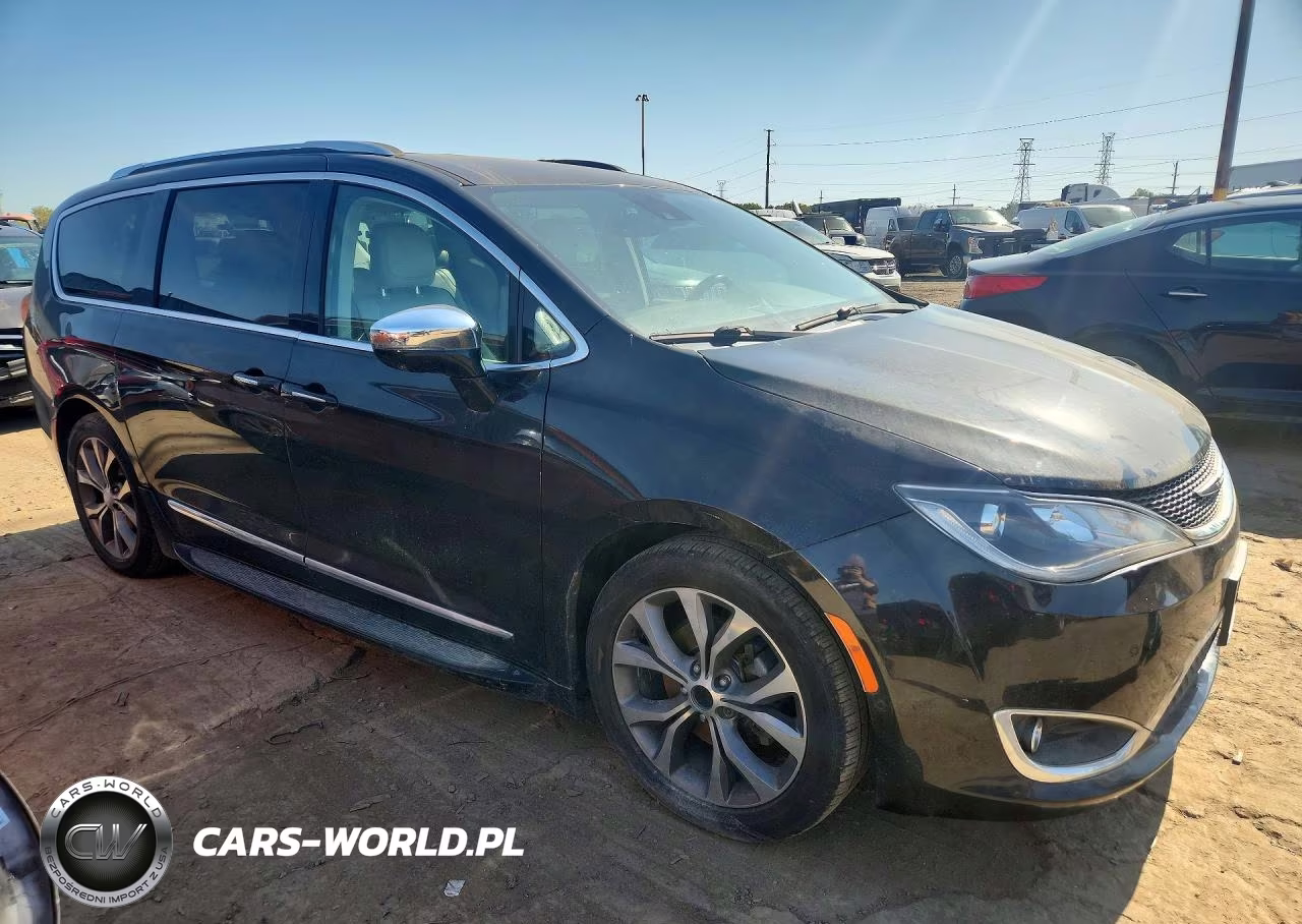 2017 Chrysler Pacifica Limited VIN:2C4RC1GG1HR668804 - 4