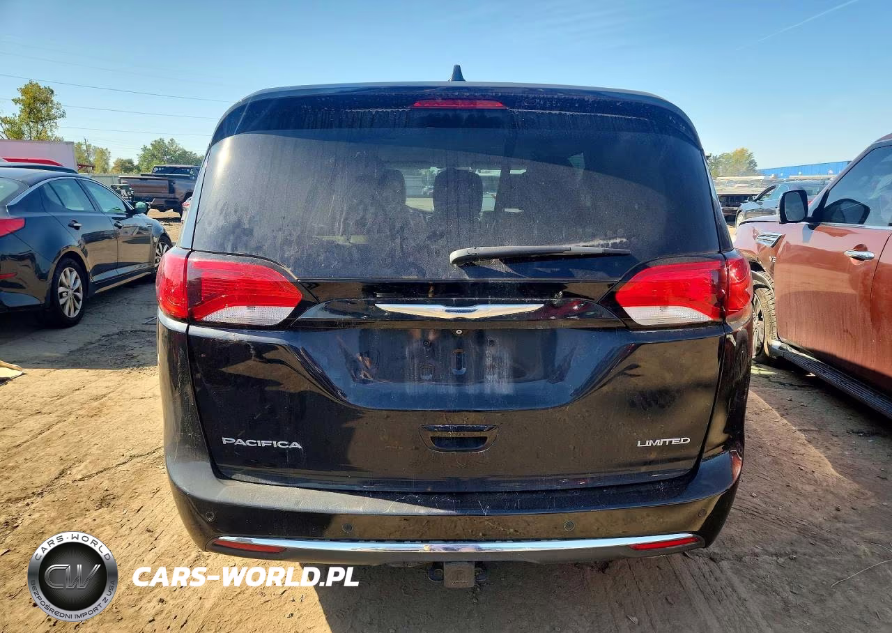 2017 Chrysler Pacifica Limited VIN:2C4RC1GG1HR668804 - 6