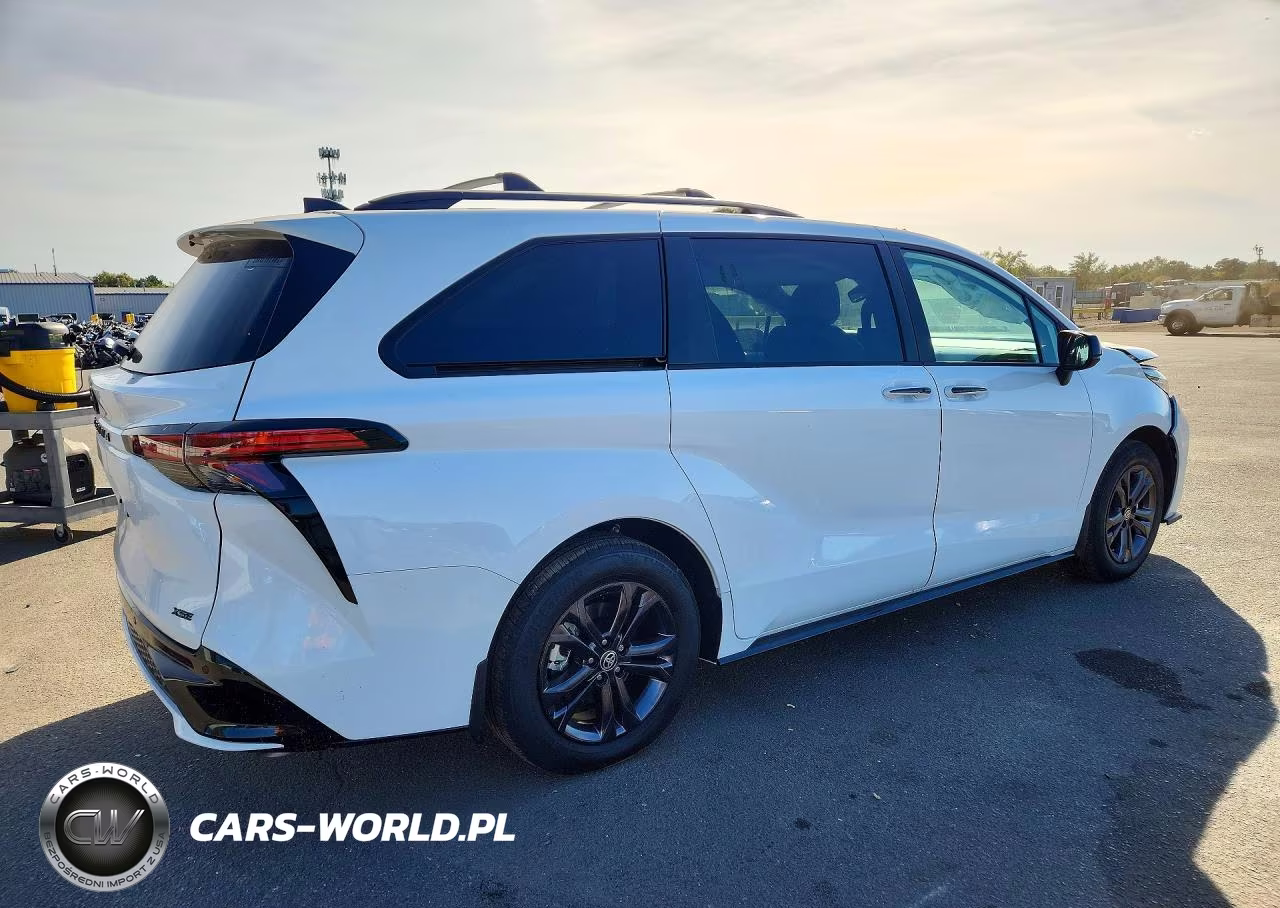 2026 Toyota Sienna Xse VIN:5TDXSKFC0TS275133 - 3