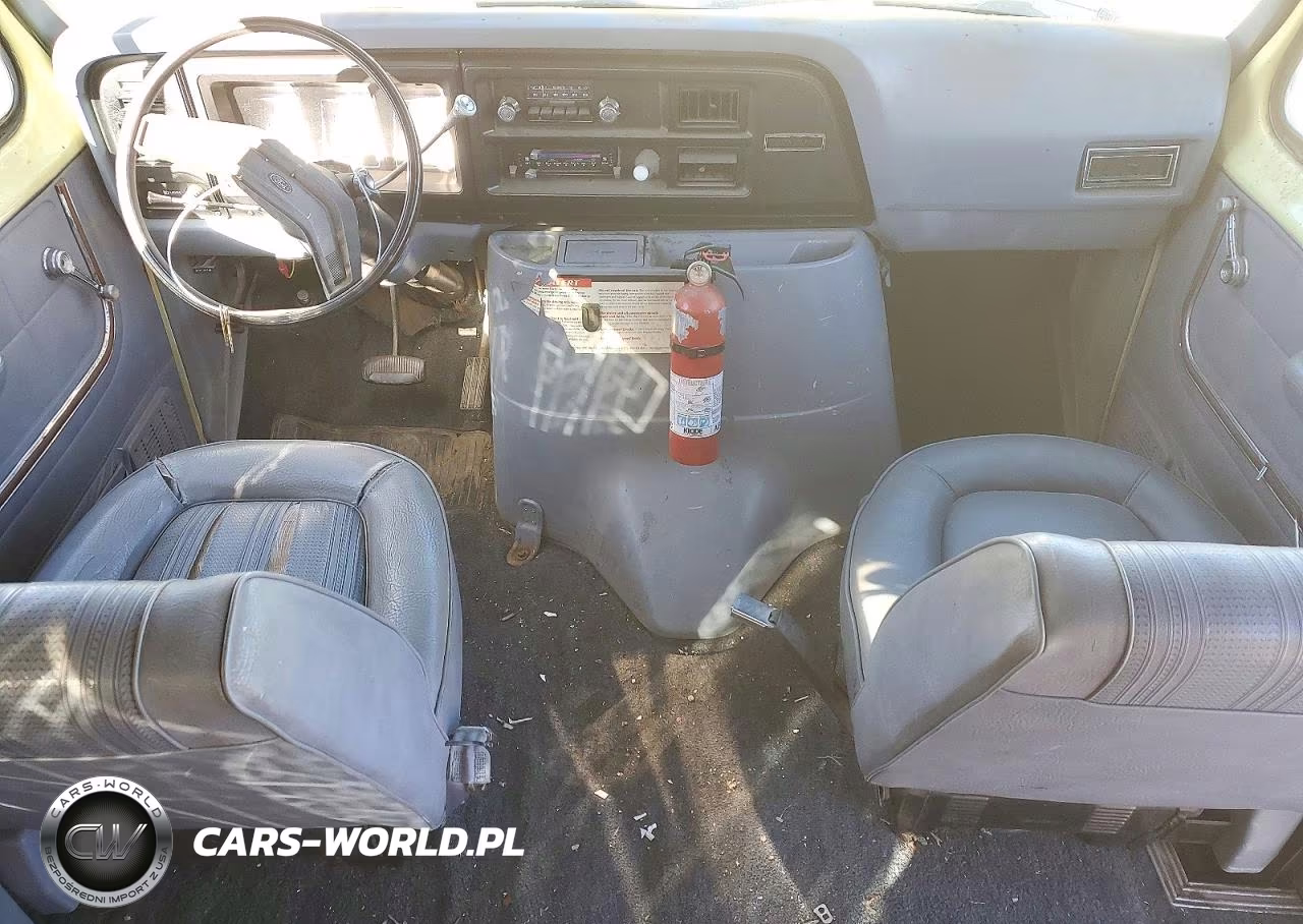 1983 Ford Econoline E350 Super Duty VIN:1FBHS31G2DHB39293 - 8