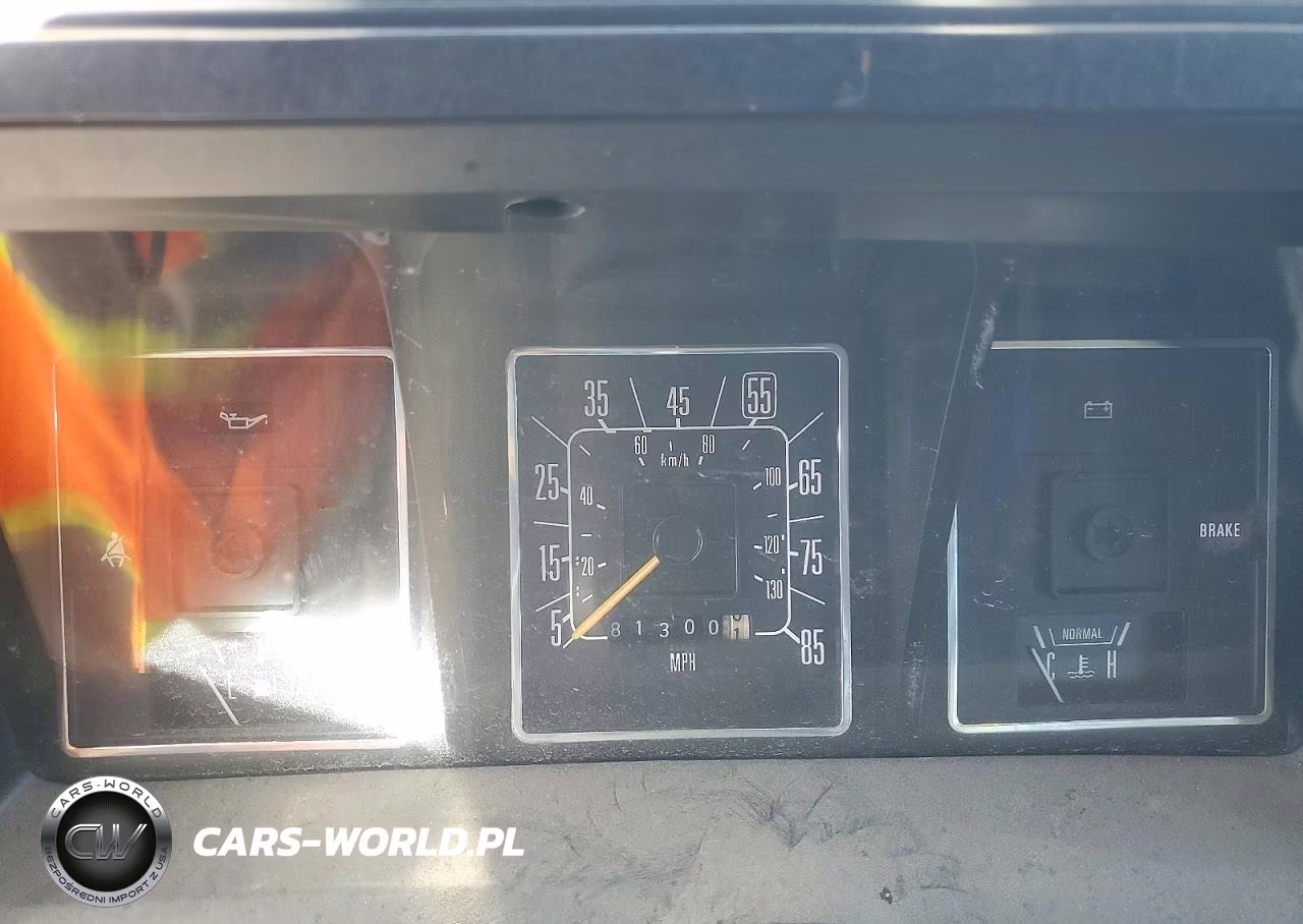 1983 Ford Econoline E350 Super Duty VIN:1FBHS31G2DHB39293 - 9
