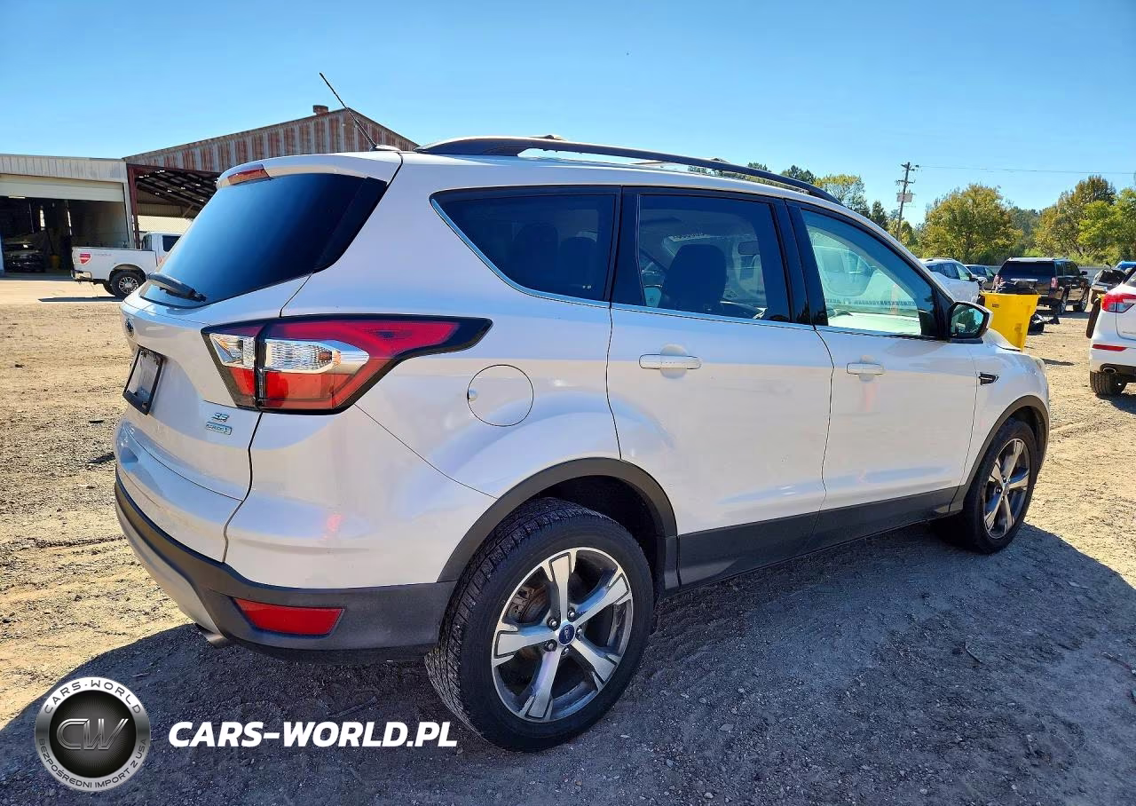 2017 Ford Escape Se VIN:1FMCU0GD2HUC43447 - 3