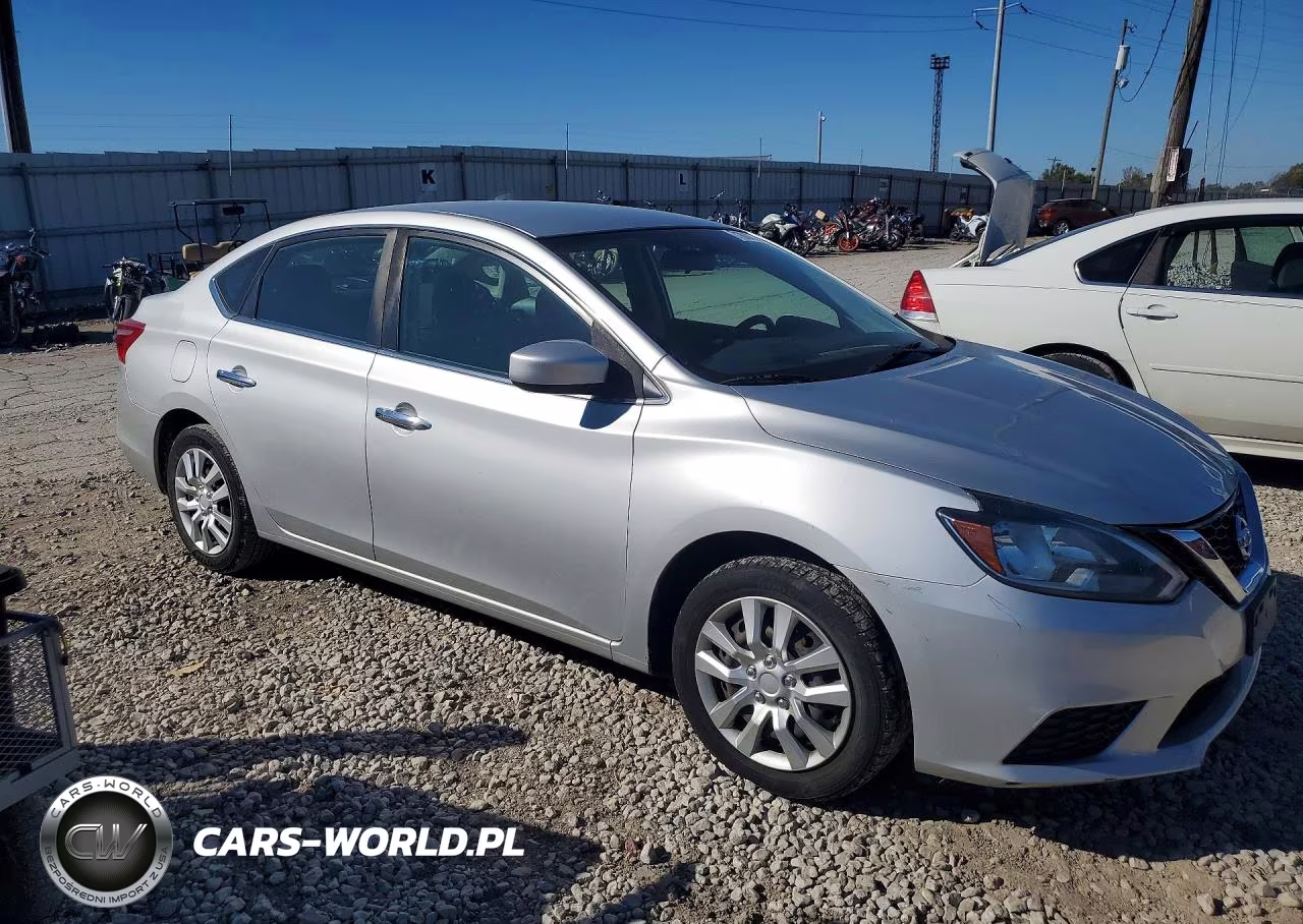 2018 Nissan Sentra S VIN:3N1AB7AP9JY277937 - 4