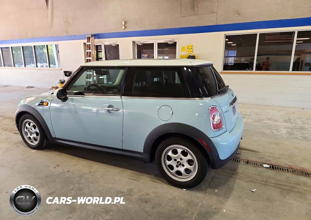 2013 Mini Cooper VIN:WMWSU3C57DT680390 - 2