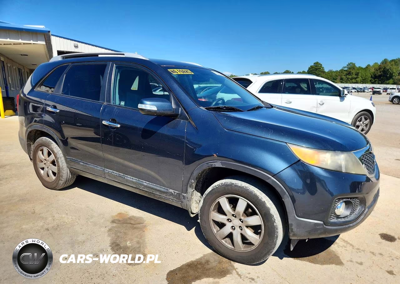 2011 Kia Sorento Lx VIN:5XYKT4A11BG062518 - 4