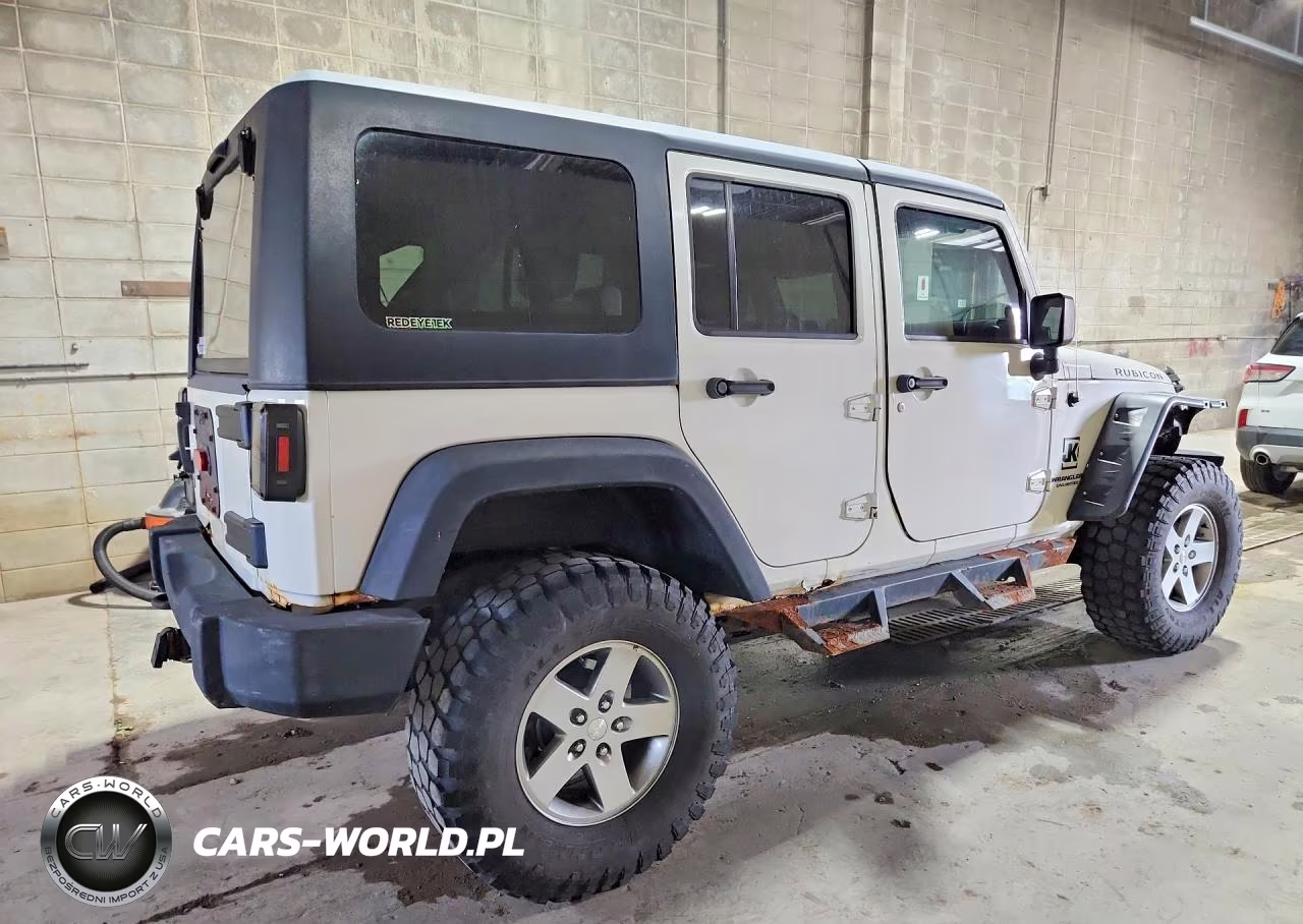 2010 Jeep Wrangler Unlimited Rubicon VIN:1J4BA6H13AL111450 - 3