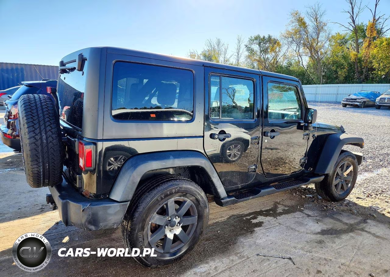 2010 Jeep Wrangler Unlimited Sport VIN:1J4BA3H13AL112127 - 3