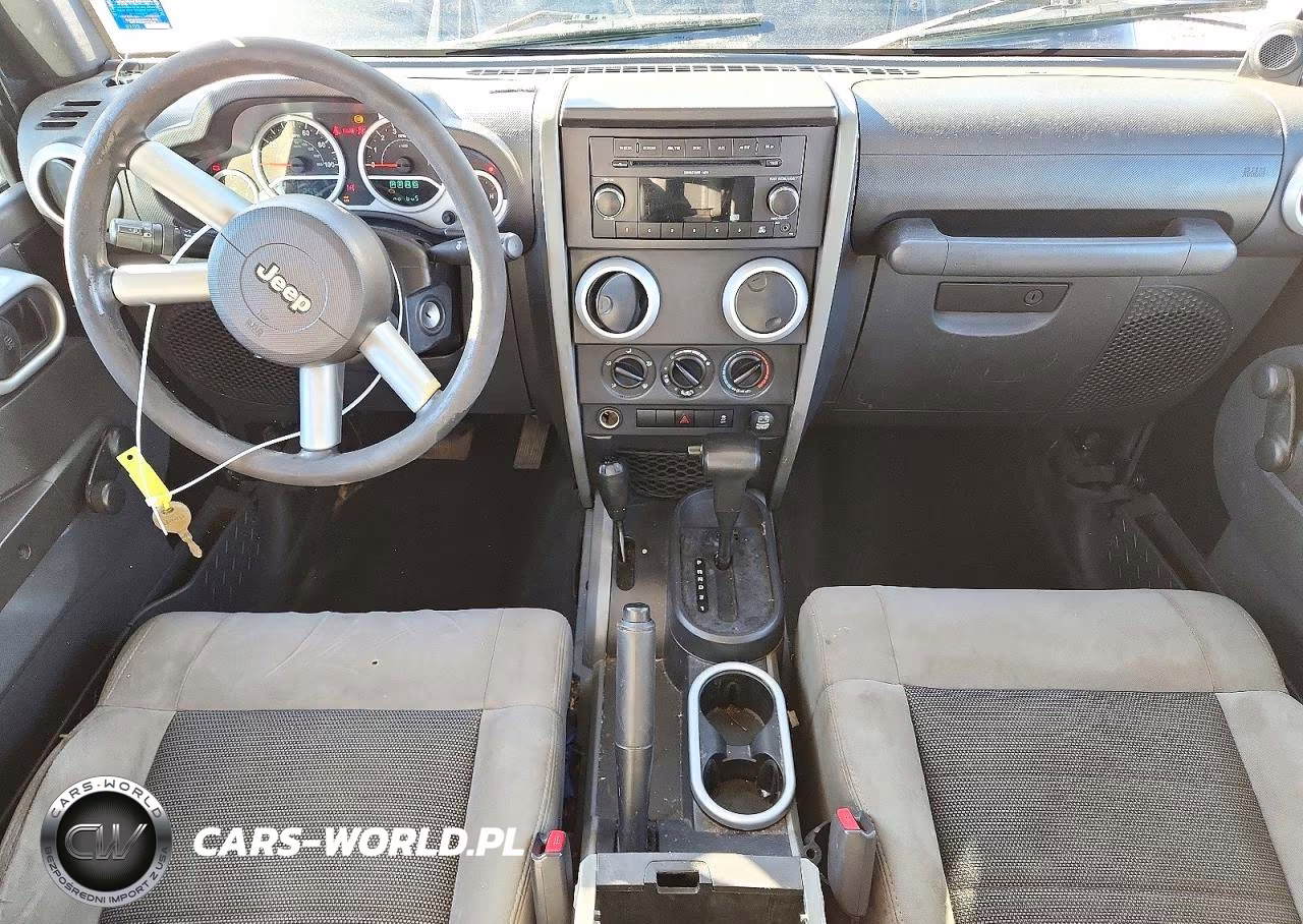 2010 Jeep Wrangler Unlimited Sport VIN:1J4BA3H13AL112127 - 8