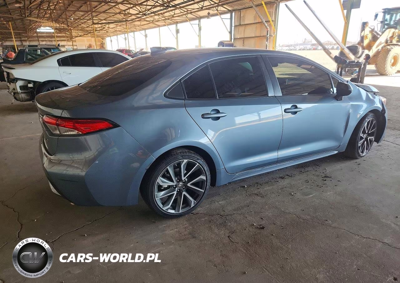 2020 Toyota Corolla Le VIN:5YFEPRAEXLP116882 - 3