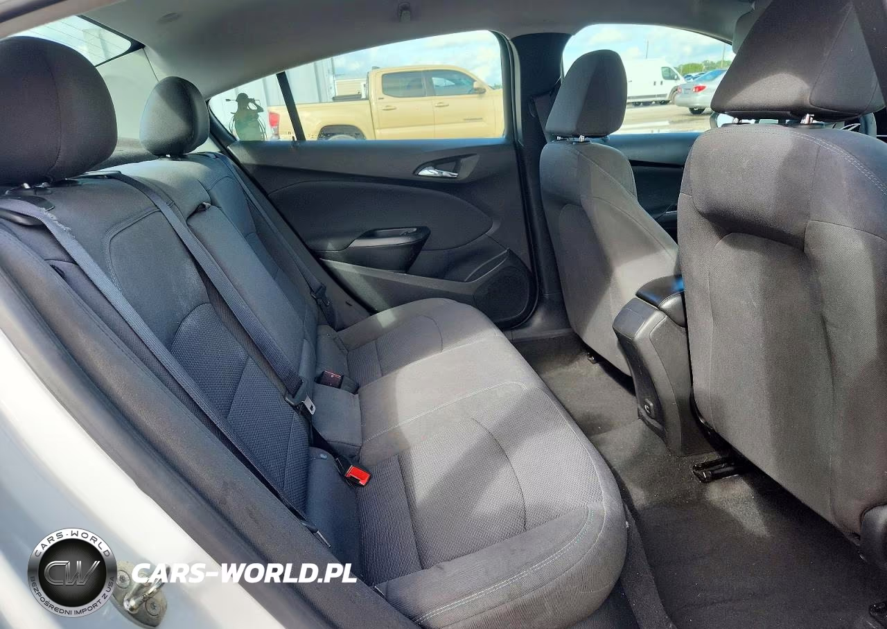 2019 Chevrolet Cruze Lt VIN:1G1BE5SM7K7118637 - 10