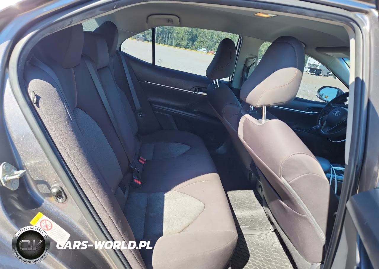 2019 Toyota Camry Le VIN:4T1B11HK0KU237726 - 10