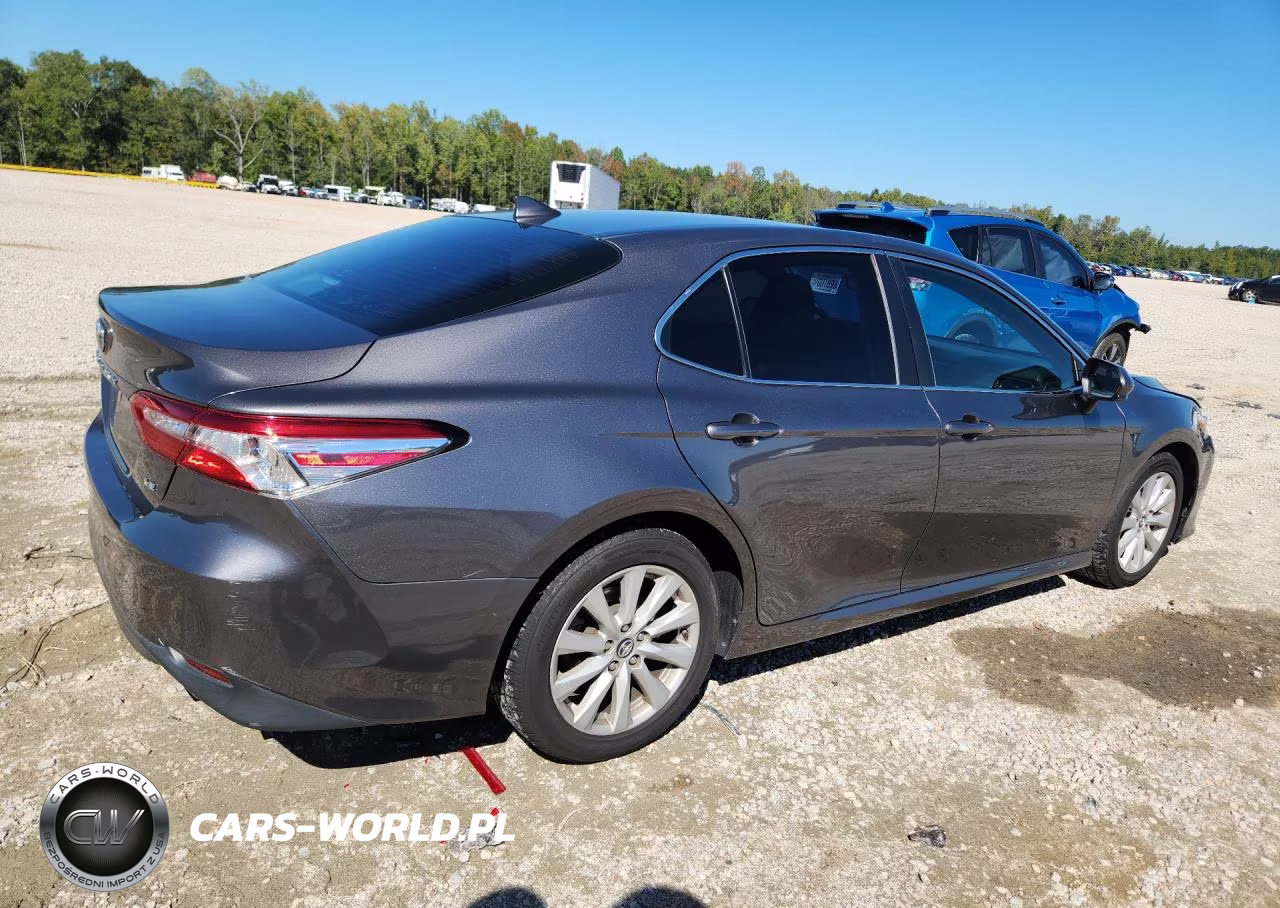2019 Toyota Camry Le VIN:4T1B11HK0KU237726 - 3