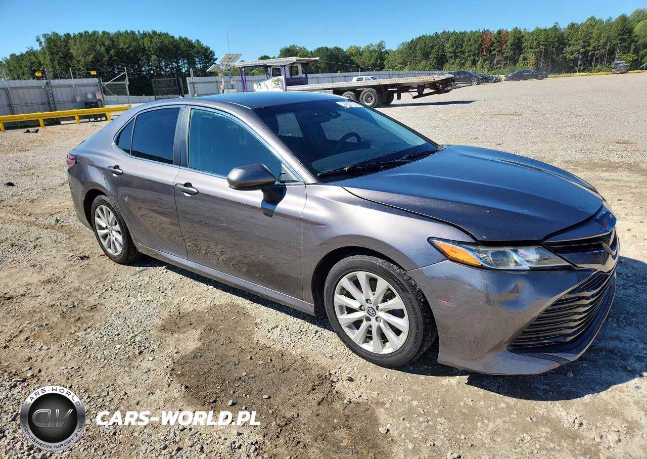2019 Toyota Camry Le VIN:4T1B11HK0KU237726 - 4