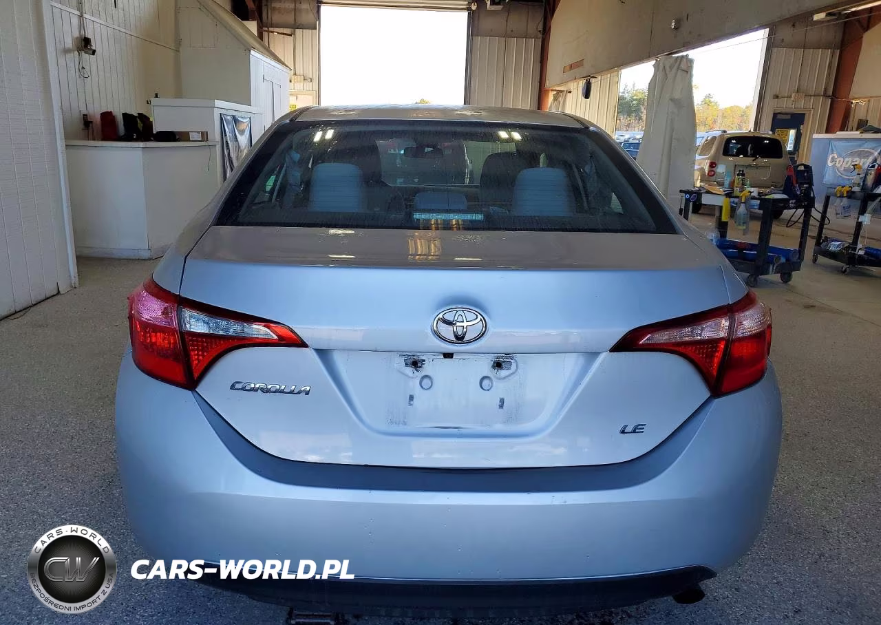 2018 Toyota Corolla Le VIN:5YFBURHE4JP841473 - 6