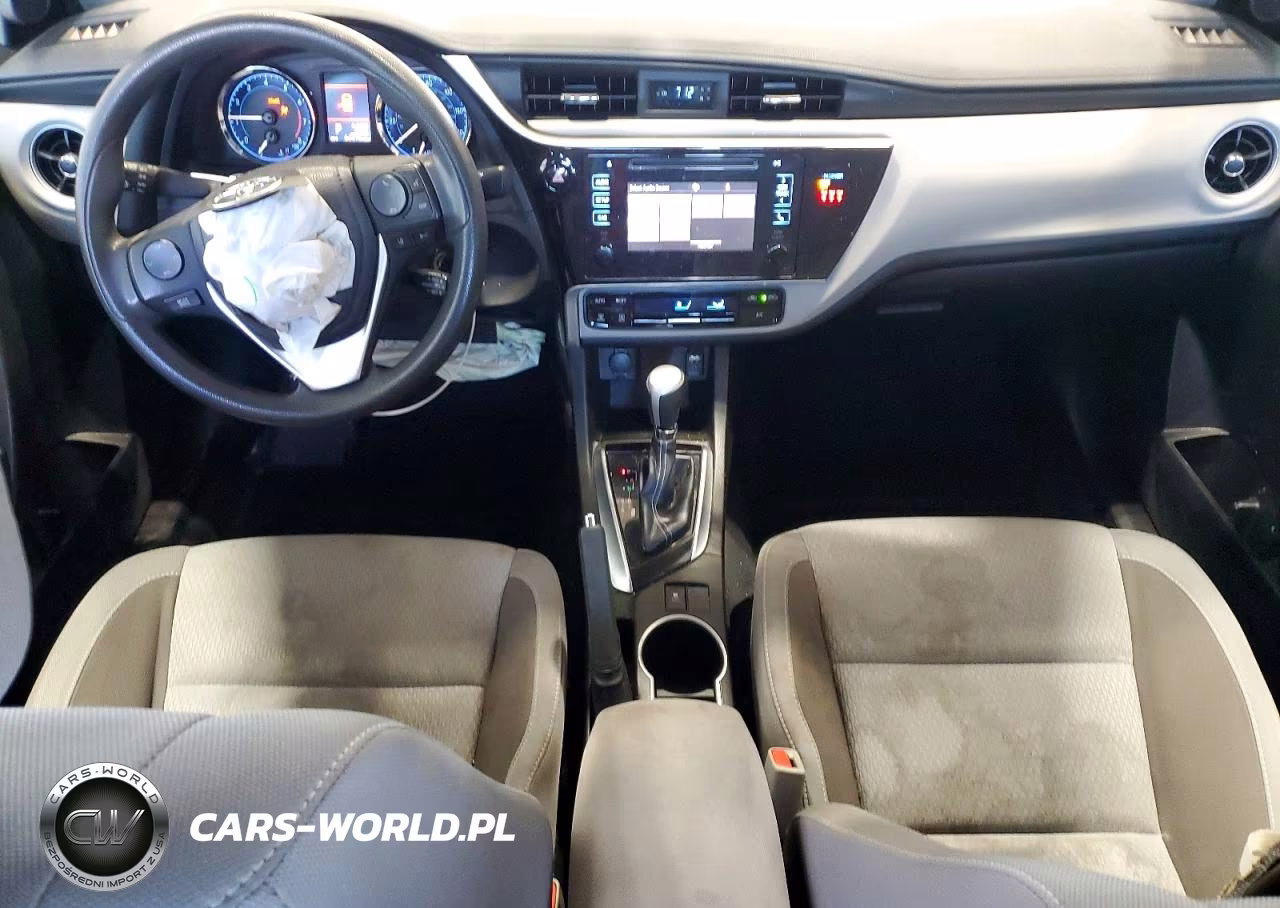 2018 Toyota Corolla Le VIN:5YFBURHE4JP841473 - 8