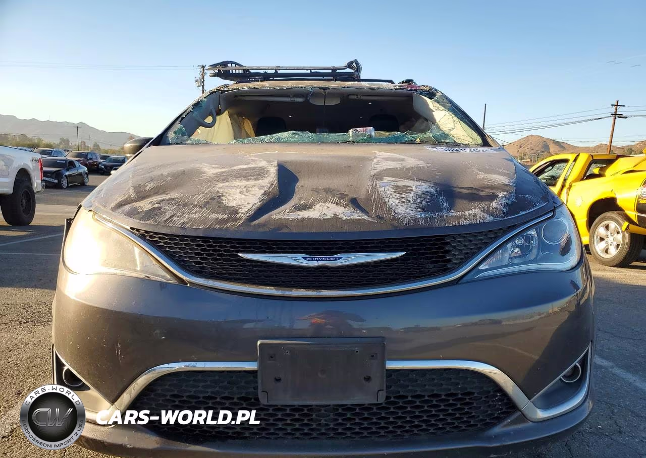 2019 Chrysler Pacifica Touring L VIN:2C4RC1BG7KR643663 - 5